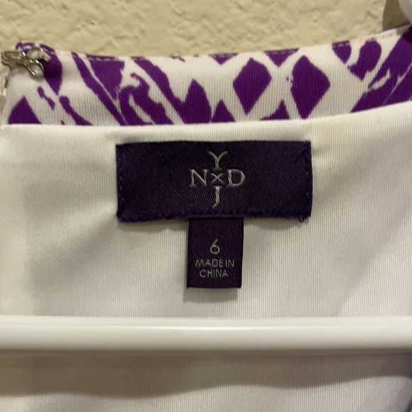 Purple white patterned dress with control top front waist, short sleeve Sz 6 - Picture 2 of 5